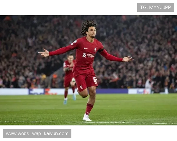 阿诺德任意球直接传中造成妙球