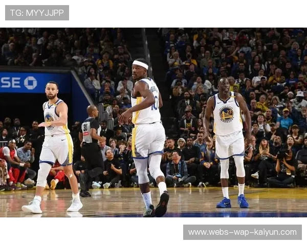 勇士火力全开，库里再次上演疯狂三分，独行侠防线遭遇重创