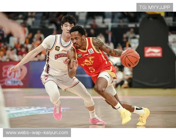 CBA 外援结束隔离第一时间训练 CBA 外援结束隔离第一时间训练